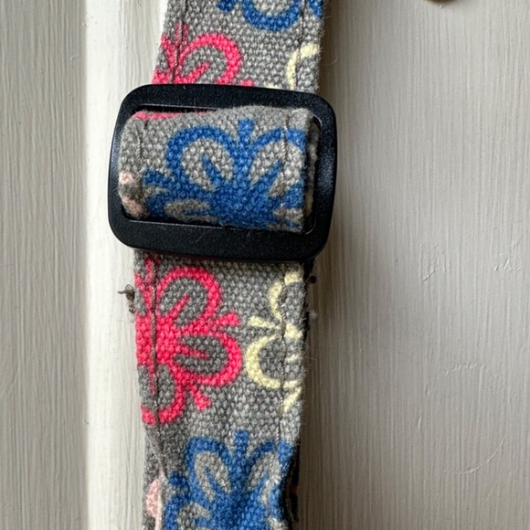 Kavu Canvas Small crossbody. Flower Print. Limited Edition. - Picture 9 of 14